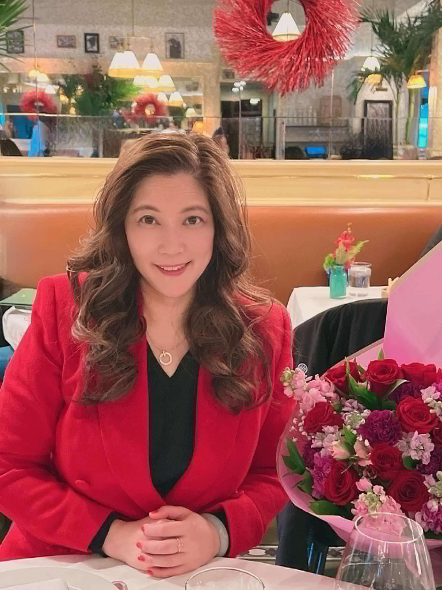 盧秀琴 Sara Lu
